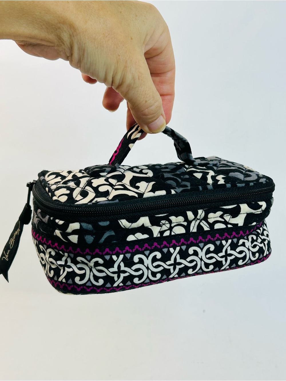 Vera Bradley Quilted Travel Cosmetic/Jewelry Bag in Canterberry Magenta Pattern